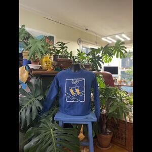 True Vintage Jerzees Graphic Sweatshirt - Blue with Unique Print